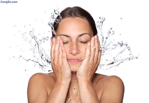 5 thói quen xấu khiến rửa mặt 'càng thêm bẩn'