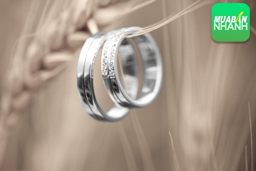 Chọn mua nhẫn cưới kim cương